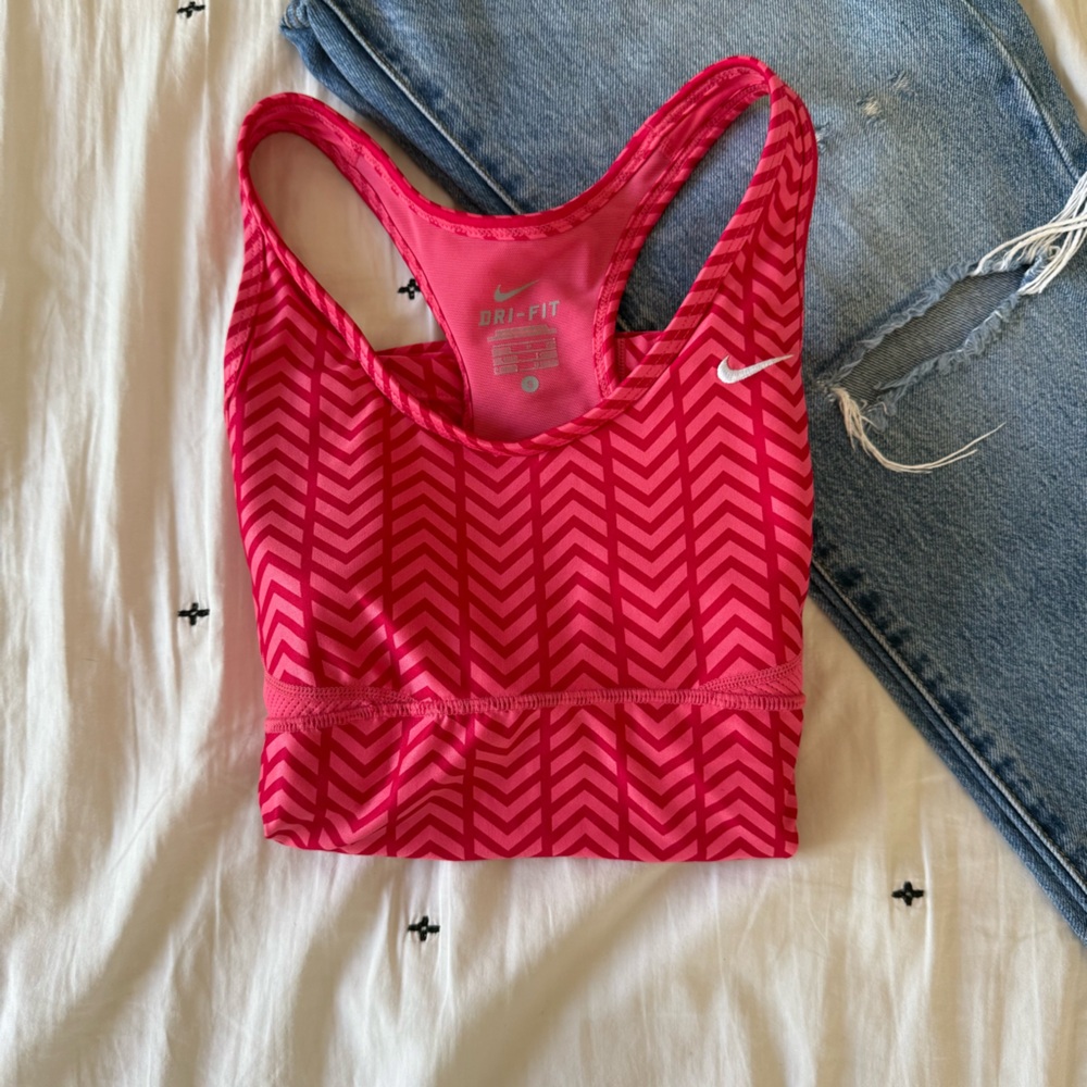 Nike Pink Chevron Dri-FIT Tank Size medium - Picture 5 of 5